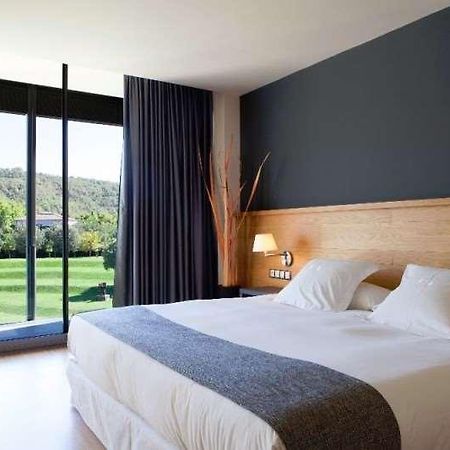 Hotel Mon - Mon Sant Benet Сан Фруитос де Багес Стая снимка
